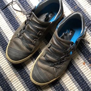 Bull boxer sneakers.